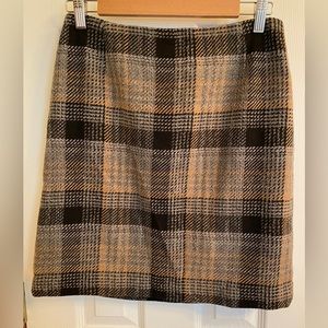 Eddie Bauer Women’s Size 8P Black & Brown Plaid Mini Skirt